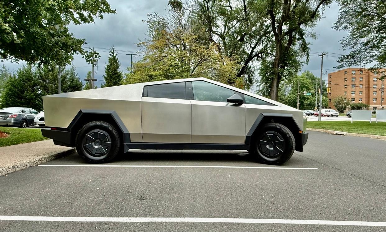 Vehicle photo 2