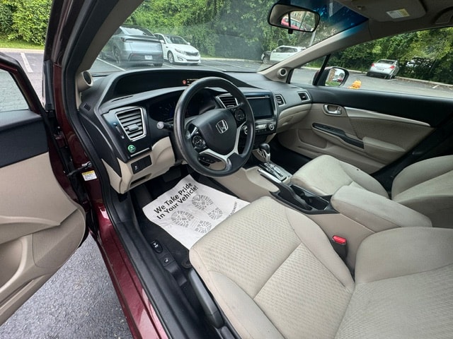 Vehicle photo 15