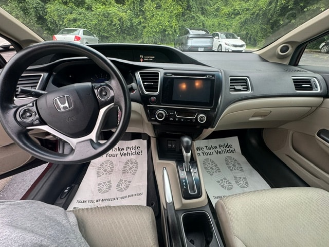 Vehicle photo 16