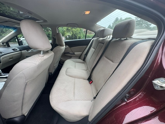 Vehicle photo 18
