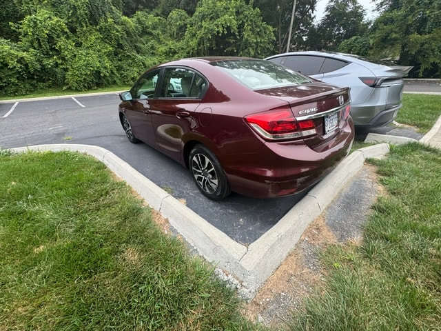 Vehicle photo 3