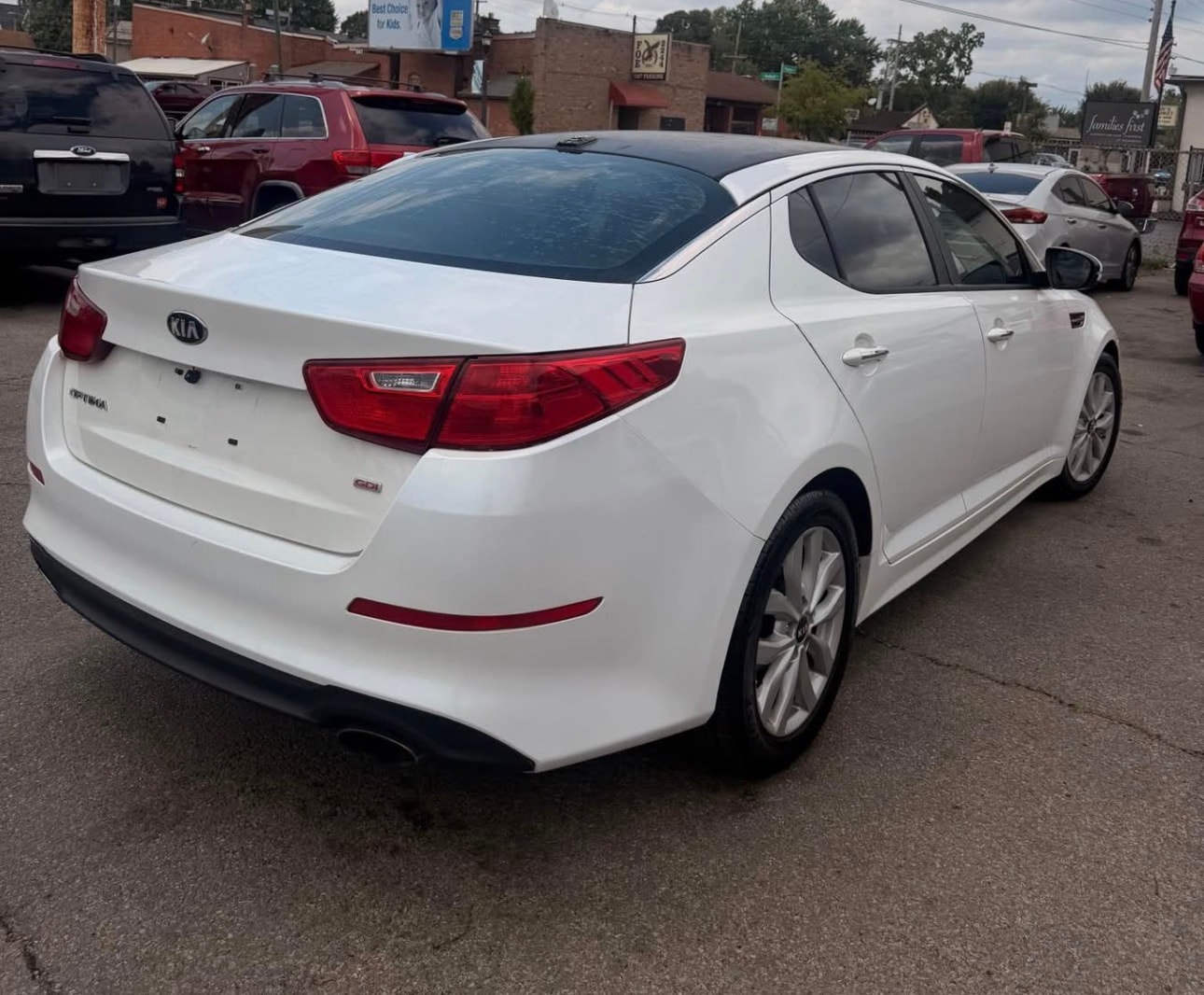 Vehicle photo 4