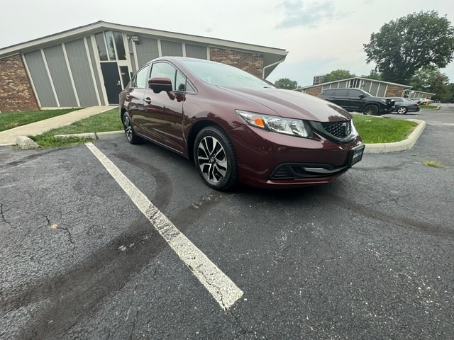 Vehicle photo 7