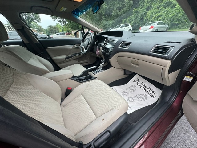 Vehicle photo 9