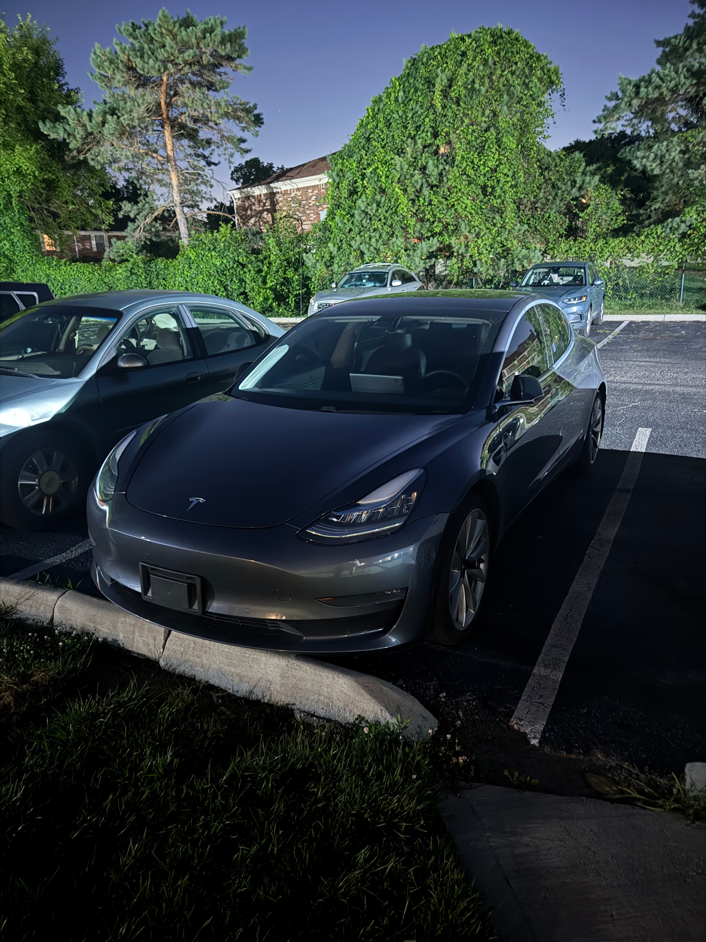 Vehicle photo 2