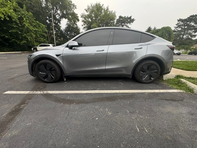 Vehicle photo 3