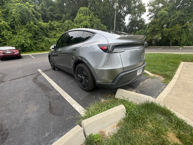 Vehicle photo 4