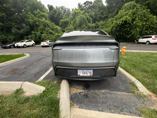 Vehicle photo 5