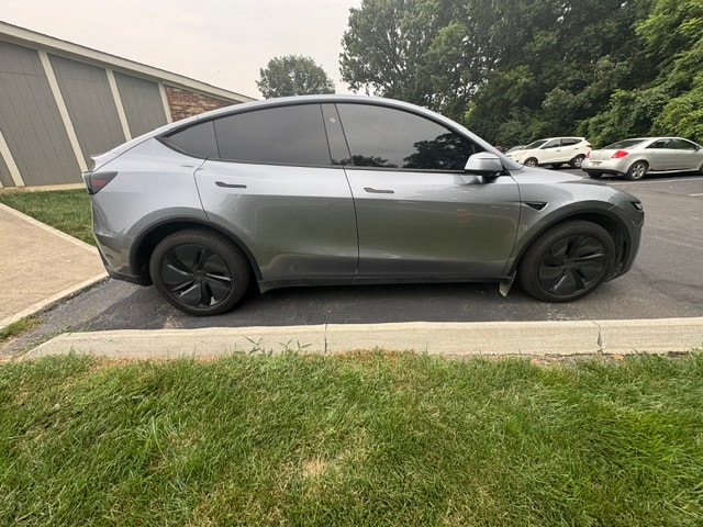 Vehicle photo 7