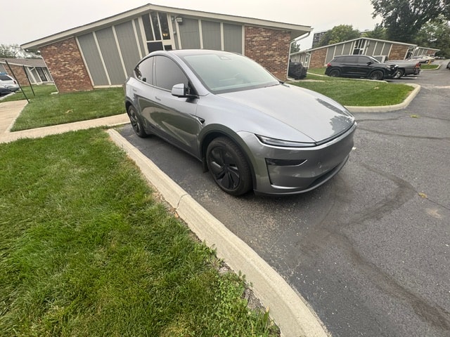 Vehicle photo 8