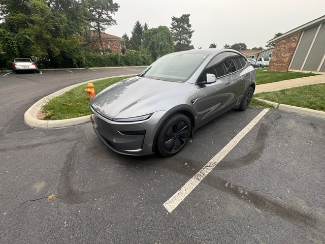 Vehicle photo 9